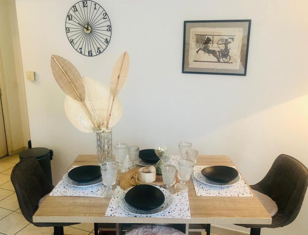 Le Camelia Apartment Tallard Bagian luar foto