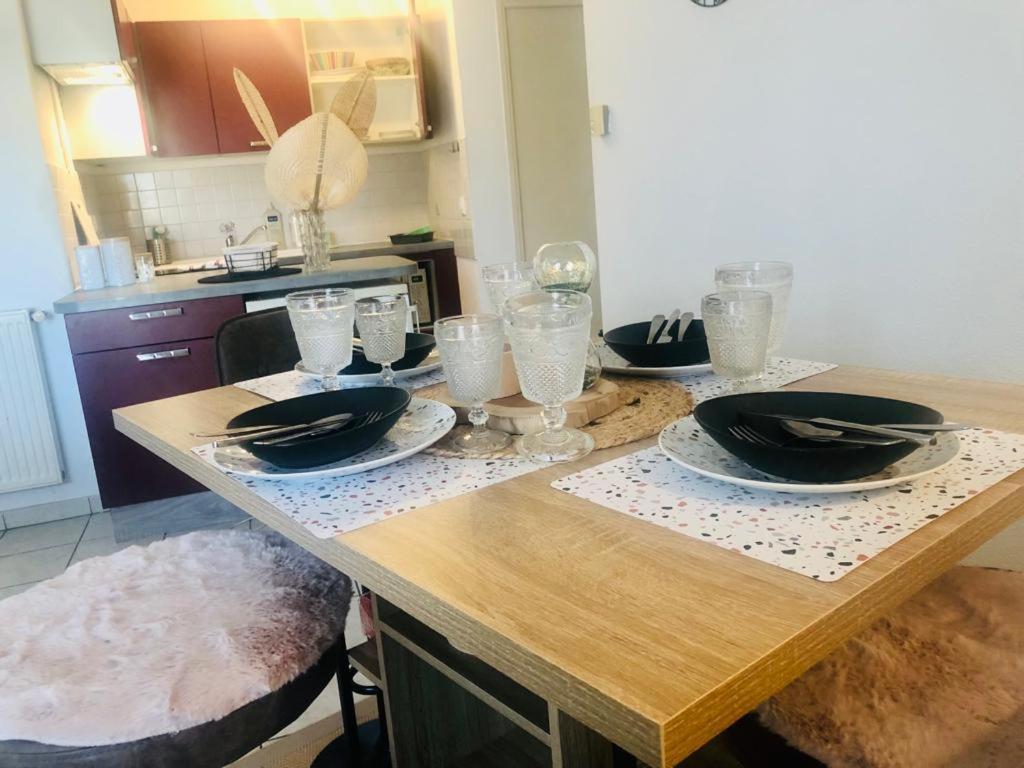 Le Camelia Apartment Tallard Bagian luar foto