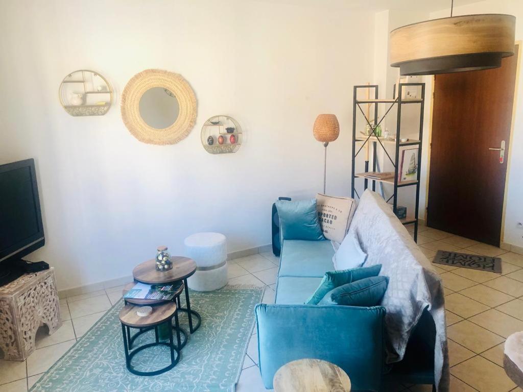 Le Camelia Apartment Tallard Bagian luar foto